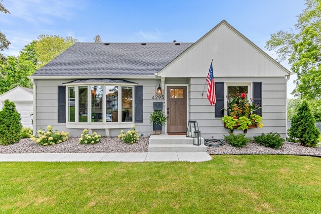 property at 4295 Oak Dr Ln