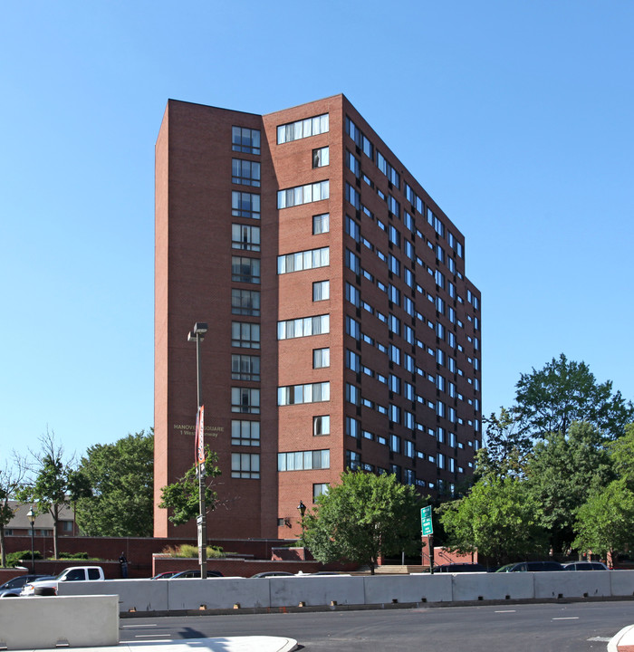 Hanover Square Apartments in Baltimore, MD - Building Photo