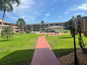 5300 Washington St in Hollywood, FL - Building Photo - Building Photo