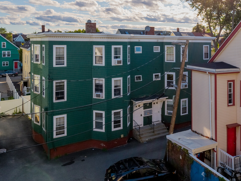 12 Kilby St in Somerville, MA - Building Photo