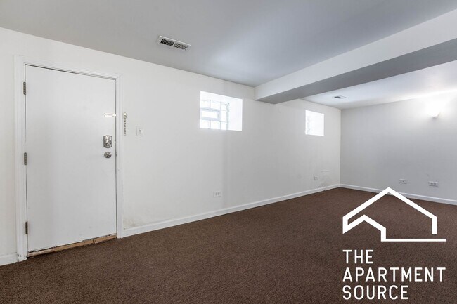 2835 W Medill Ave in Chicago, IL - Building Photo - Building Photo