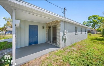 3501 E McBerry St in Tampa, FL - Building Photo - Building Photo