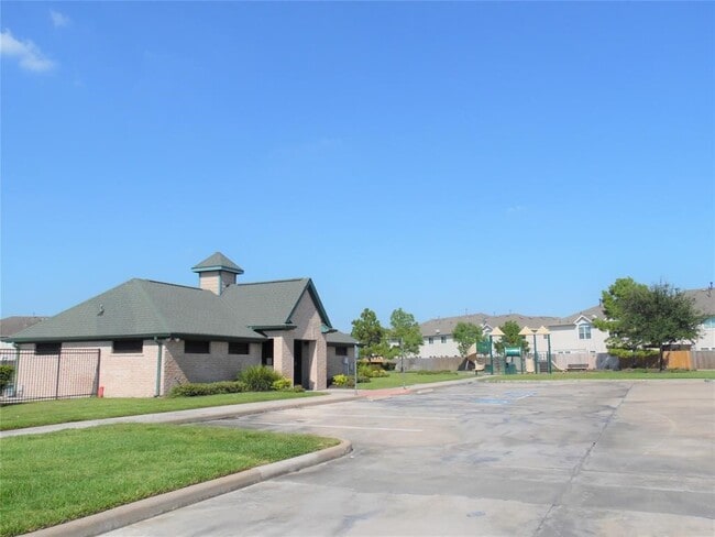 property at 5106 Gable Ln