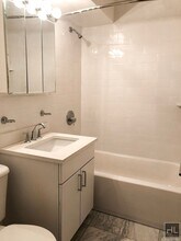 EAST 56 STREET in New York, NY - Foto de edificio - Building Photo