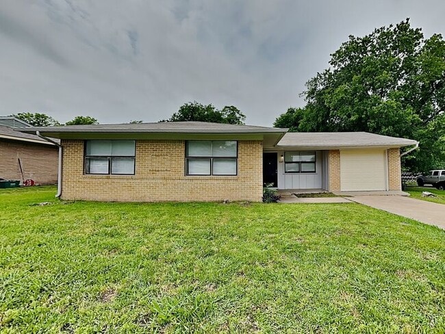 property at 2225 Janice St