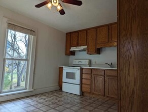 709 E 2nd St, Unit 2 in Defiance, OH - Foto de edificio - Building Photo