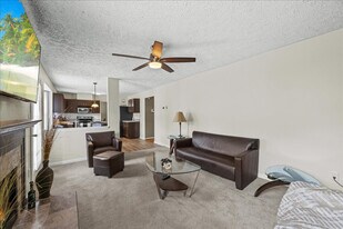 6 Wavecrest Ct in Durham, NC - Building Photo