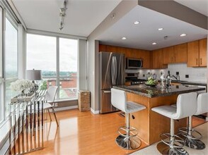 120-1120 Milross Ave in Vancouver, BC - Building Photo - Building Photo