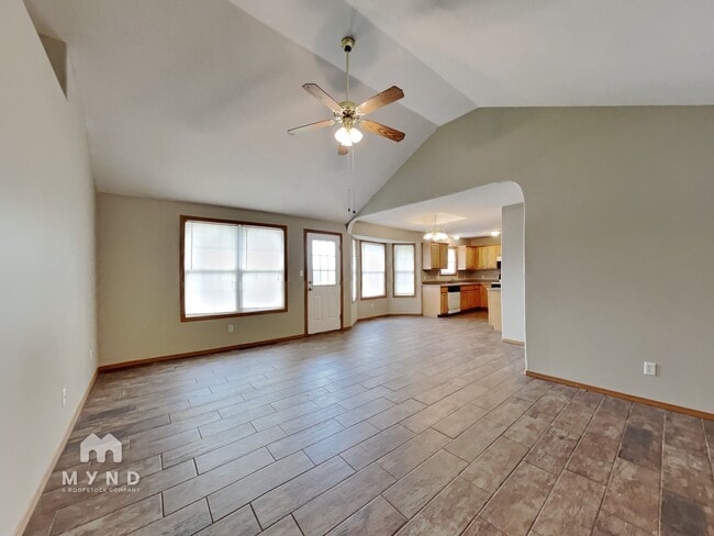 2628 E Moonlight St in Republic, MO - Building Photo - Building Photo