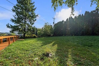 21795 Longview Dr in Waukesha, WI - Building Photo - Building Photo