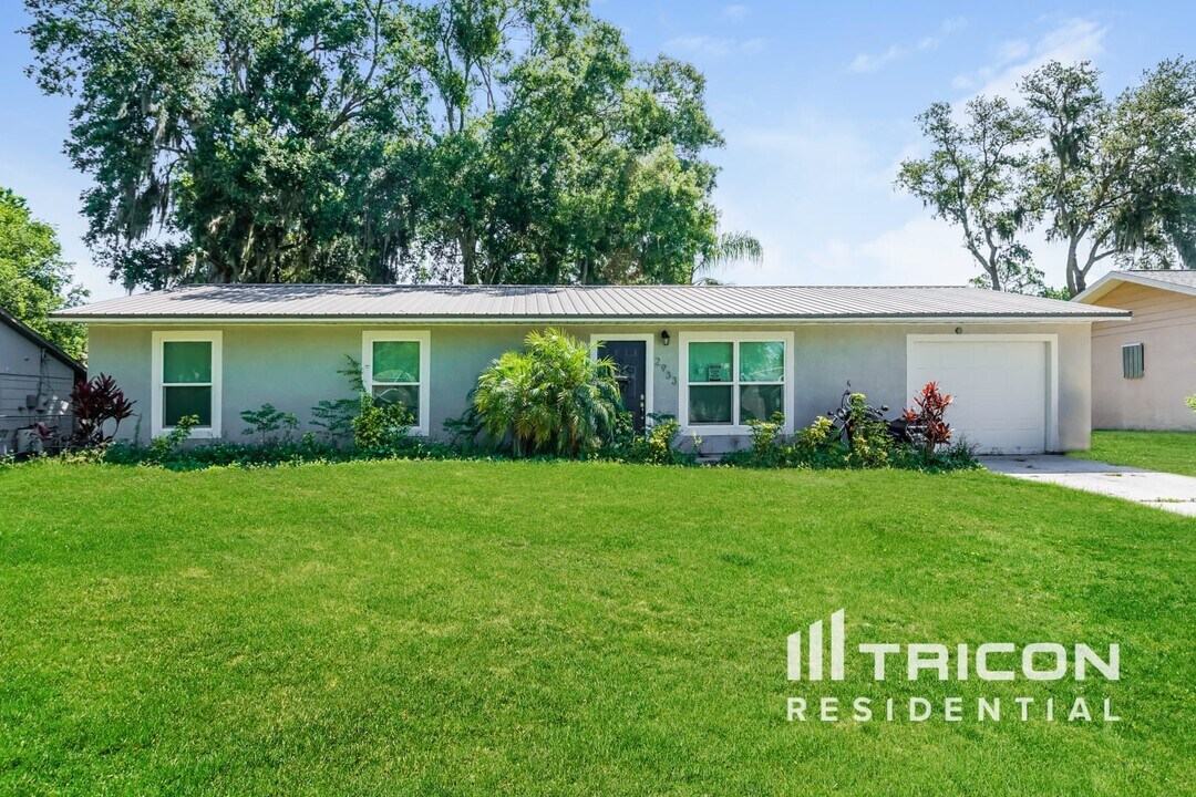 2933 Unity Tree Dr in Edgewater, FL - Building Photo