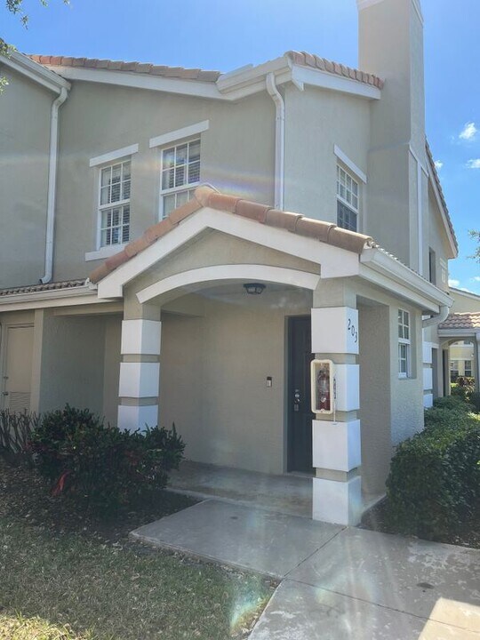 140 SW Peacock Blvd in Port St. Lucie, FL - Building Photo