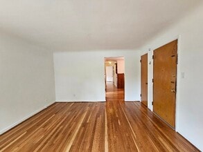 6091 Dryden Ave in Cincinnati, OH - Building Photo - Building Photo