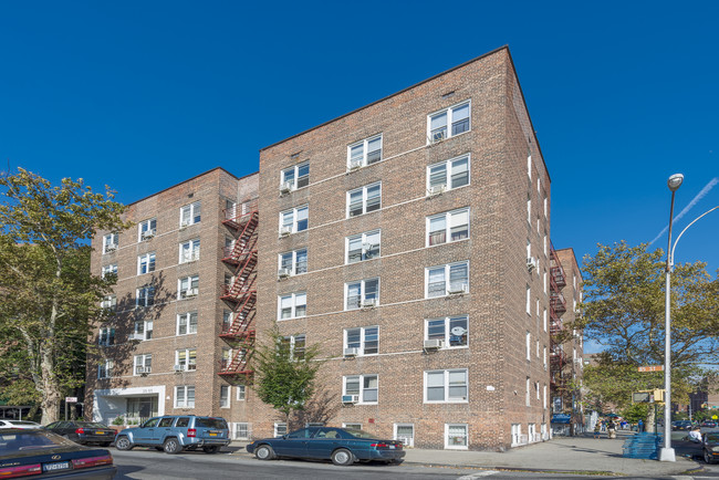 3565 85th St in Jackson Heights, NY - Foto de edificio - Building Photo