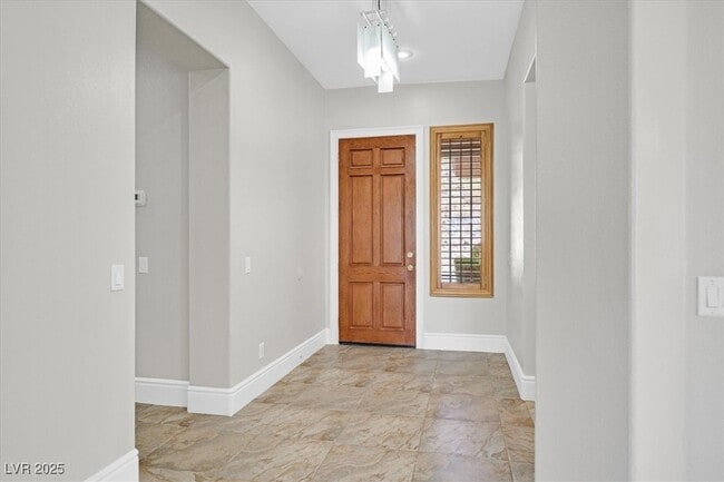 34 Hunt Valley Trail in Henderson, NV - Foto de edificio - Building Photo