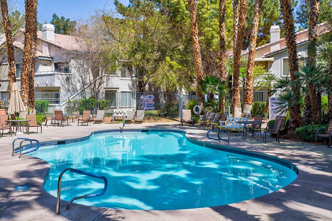 3060 Casey Dr in Las Vegas, NV - Foto de edificio