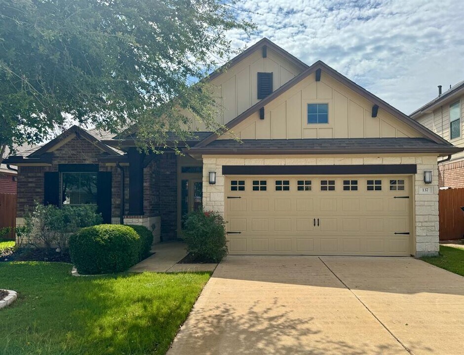 137 Navigator Dr in Austin, TX - Building Photo