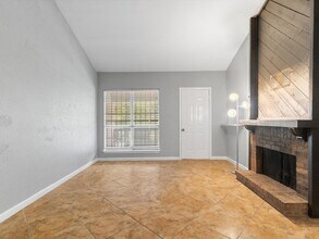 7165 Fair Oaks Ave, Unit 51 in Dallas, TX - Building Photo - Building Photo