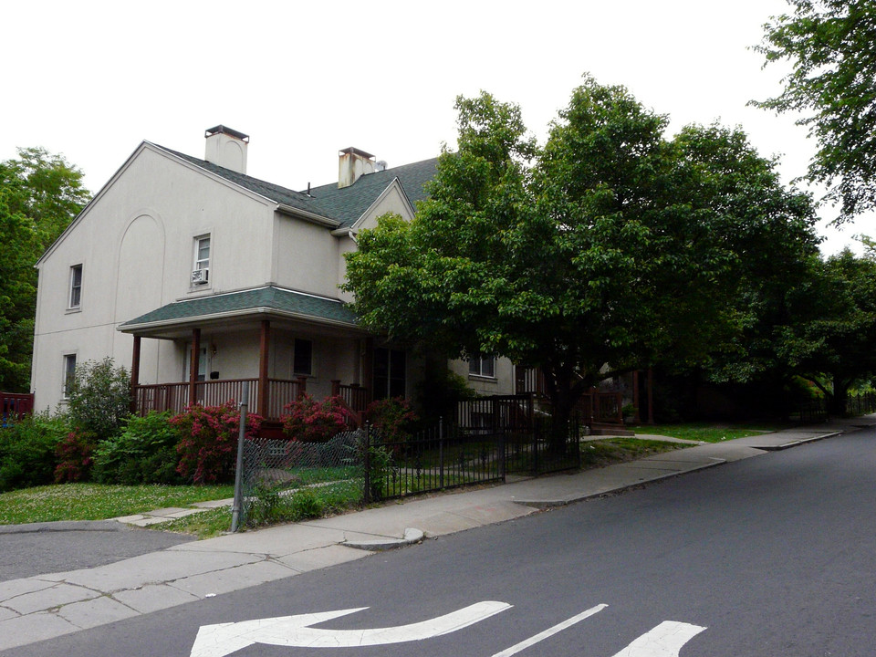 170 Central St in Springfield, MA - Foto de edificio