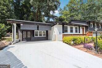 2139 Cedarbrook Ct SE in Atlanta, GA - Building Photo - Building Photo