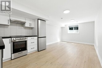 929 Upper Ottawa St in Hamilton, ON - Building Photo - Building Photo