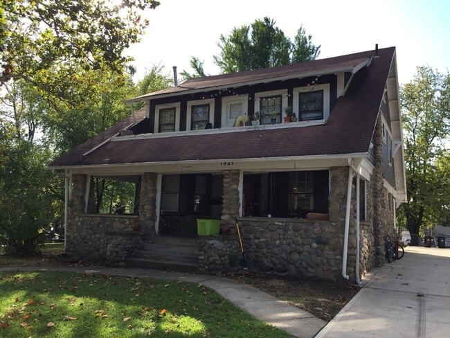 1921 Summit St in Columbus, OH - Building Photo - Building Photo