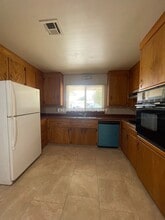 1561 Austin St in Atwater, CA - Building Photo - Building Photo