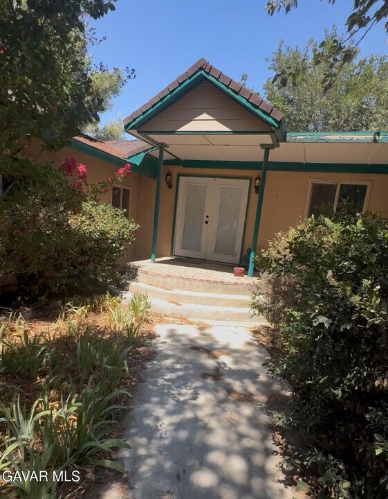7655 W Ave A2 in Lancaster, CA - Building Photo