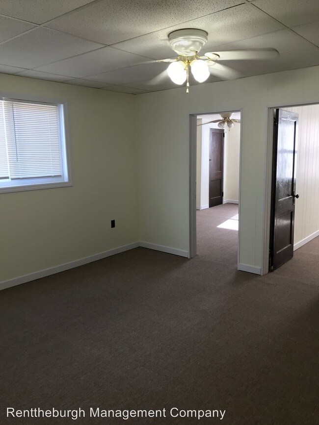 512 E 8th Ave in Munhall, PA - Building Photo - Building Photo