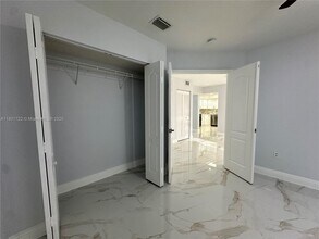 17425 NW 75th Pl in Hialeah, FL - Building Photo - Building Photo