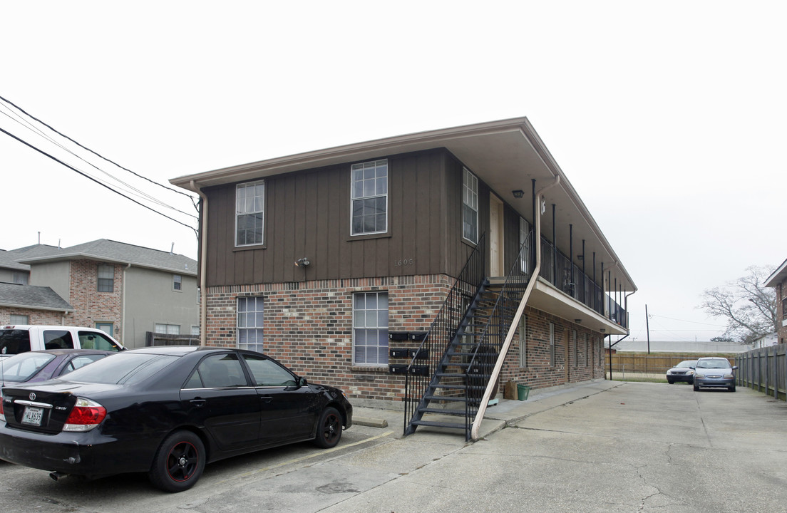 1605 Lake Ave in Metairie, LA - Building Photo