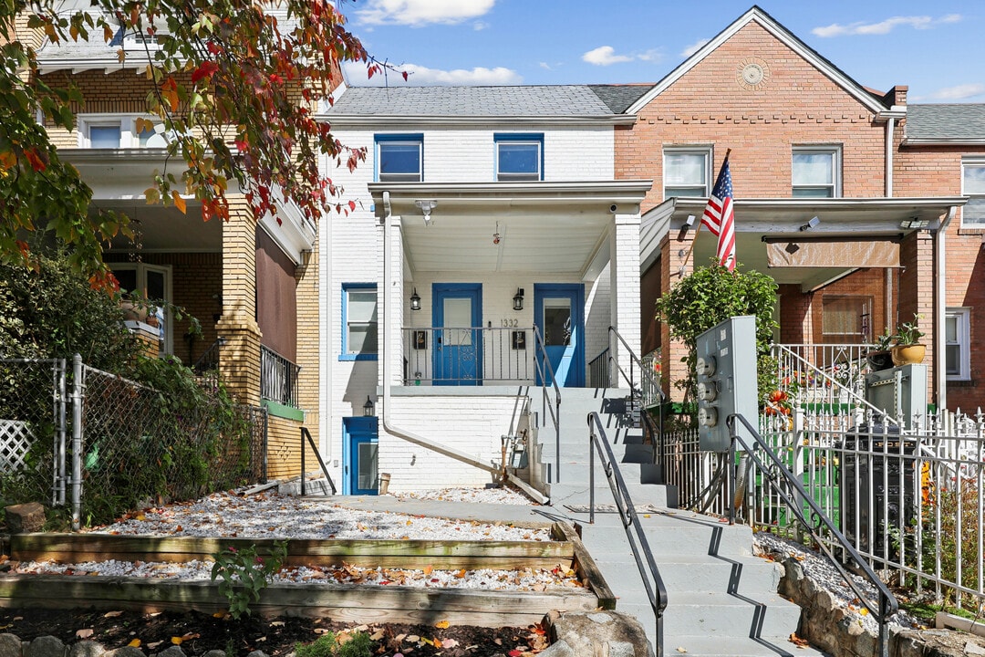 1332 Levis St NE, Unit Unit 1 in Washington, DC - Building Photo