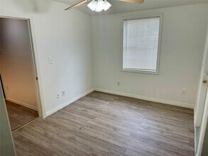 3914 Ella Blvd in Houston, TX - Building Photo - Building Photo