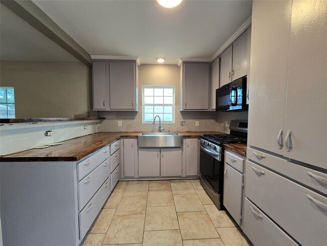 property at 19736 Dunbar Ave