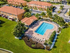 5480 Paradise Cay Cir in Kissimmee, FL - Building Photo - Building Photo