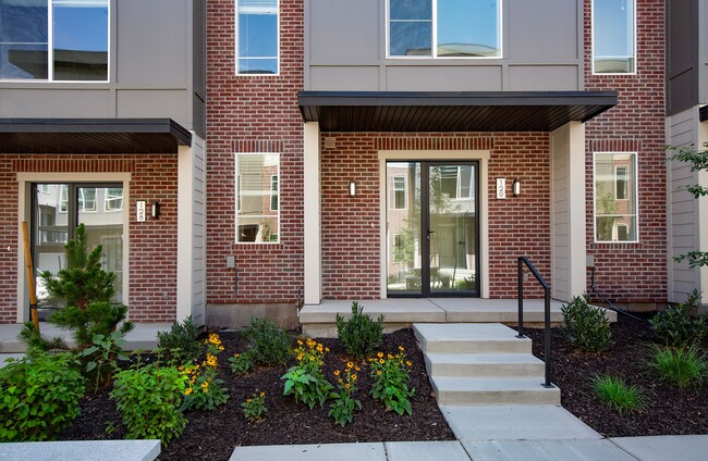 Greens by Lotus in Ogden, UT - Foto de edificio - Building Photo