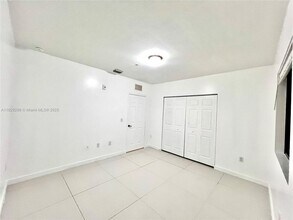 440 E 27th St in Hialeah, FL - Building Photo - Building Photo