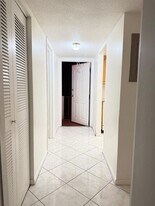 27 Golfs Edge, Unit H in West Palm Beach, FL - Building Photo