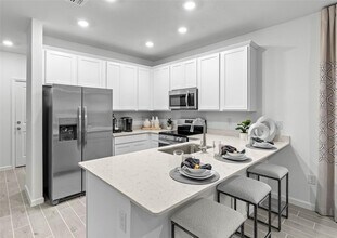 3644 SE 37th Ct Cir in Ocala, FL - Building Photo - Building Photo