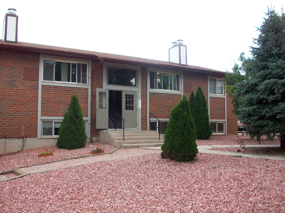 6636-6640 Dublin Loop W in Colorado Springs, CO - Building Photo