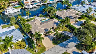 2871 NE 26th Ct in Fort Lauderdale, FL - Building Photo