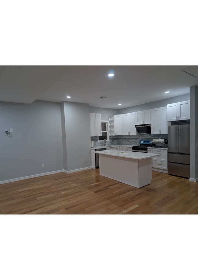 7448 45th Ave in Elmhurst, NY - Building Photo - Building Photo