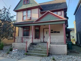 902 Cherry St SE in Grand Rapids, MI - Building Photo