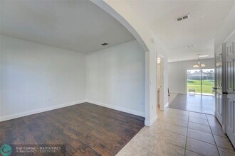 1566 Lexington Square SW in Vero Beach, FL - Building Photo - Building Photo