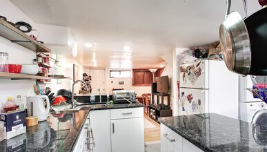 724 Kater St, Unit 1 in Philadelphia, PA - Building Photo - Building Photo