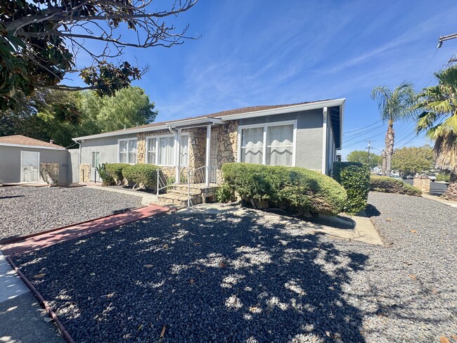 property at 440 W 4th St