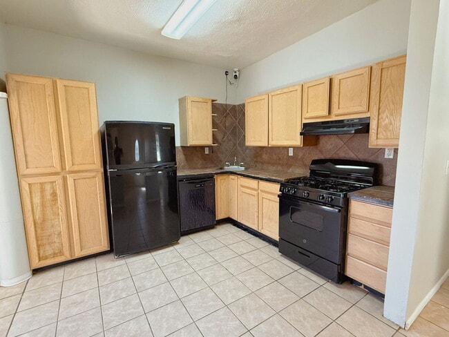 121 N 12th Ave in Phoenix, AZ - Foto de edificio - Building Photo