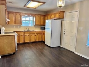 2301 N Erica St, Unit 2 in Pharr, TX - Building Photo - Building Photo