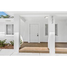 933 NW 50th St in Miami, FL - Building Photo - Building Photo