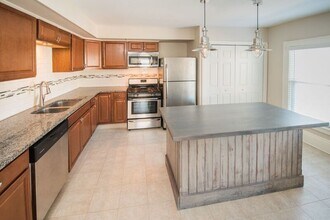 130 Van Dam St in Saratoga Springs, NY - Building Photo - Building Photo